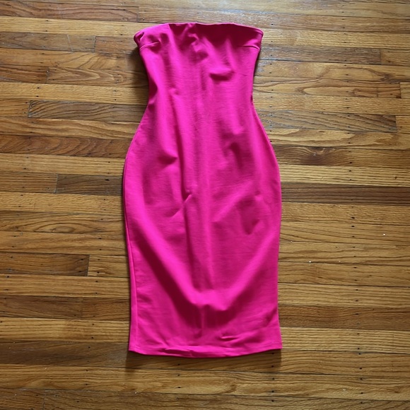 Superdown Lilian Hot Pink Strapless Dress - Picture 4 of 5